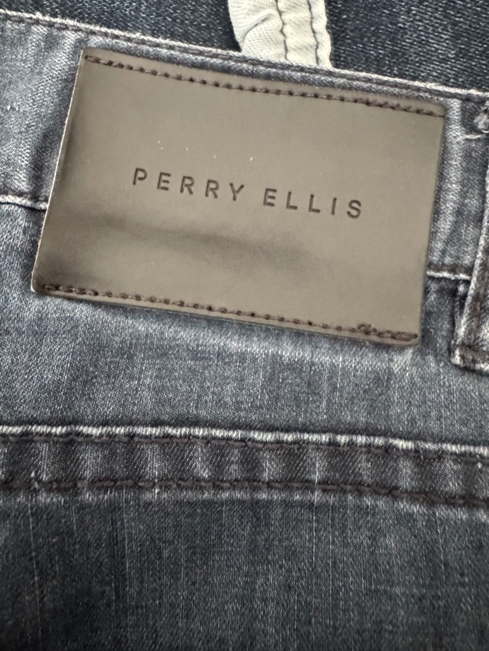 Perry Ellis Men's Dark Wash Straight Leg 5-Pocket Jeans 38x32